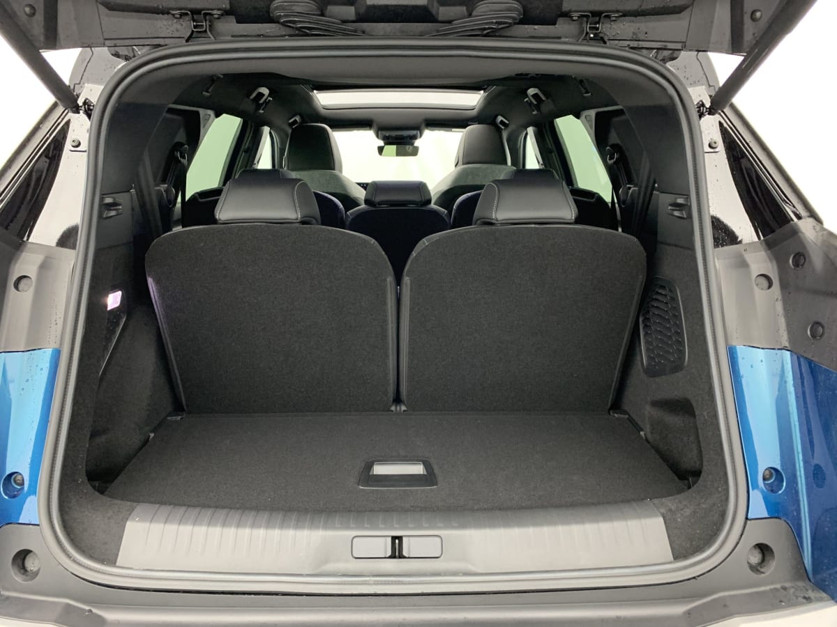 PEUGEOT 5008  HYBRID 145 E-DCS6 GT