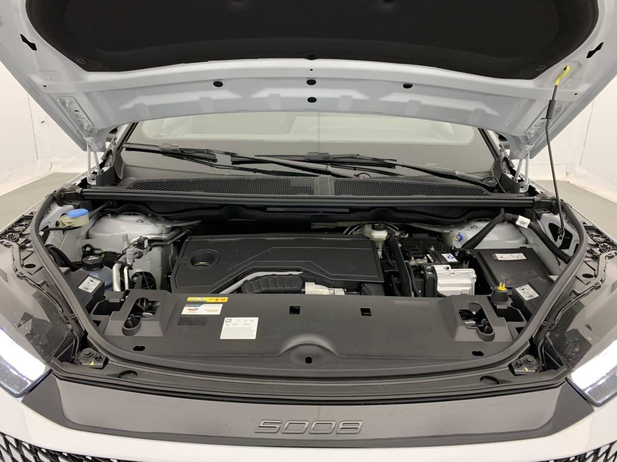PEUGEOT 5008  HYBRID 145 E-DCS6 GT