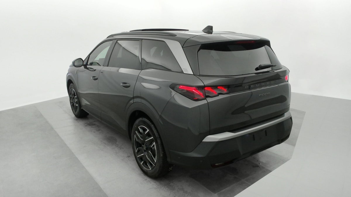 PEUGEOT 5008  HYBRID 145 E-DCS6 GT