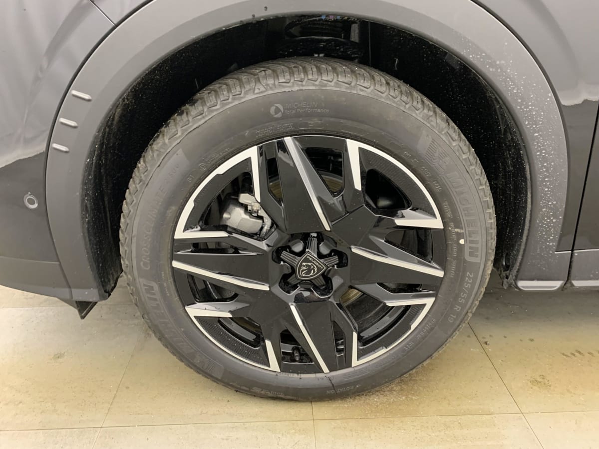 PEUGEOT 5008  HYBRID 145 E-DCS6 GT