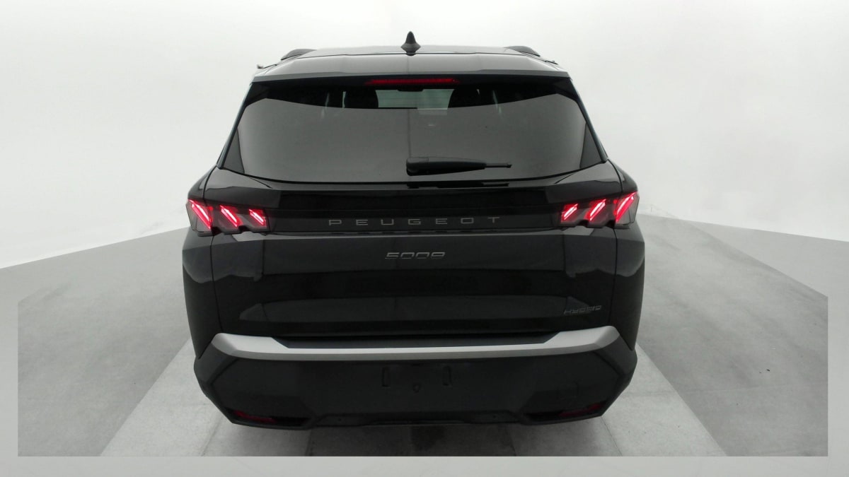 PEUGEOT 5008  HYBRID 145 E-DCS6 GT