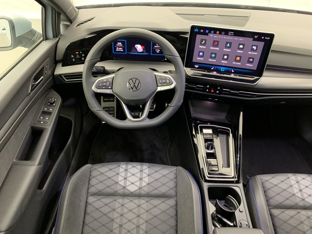 VOLKSWAGEN GOLF 8 2.0 TDI 150 DSG7 R-LINE