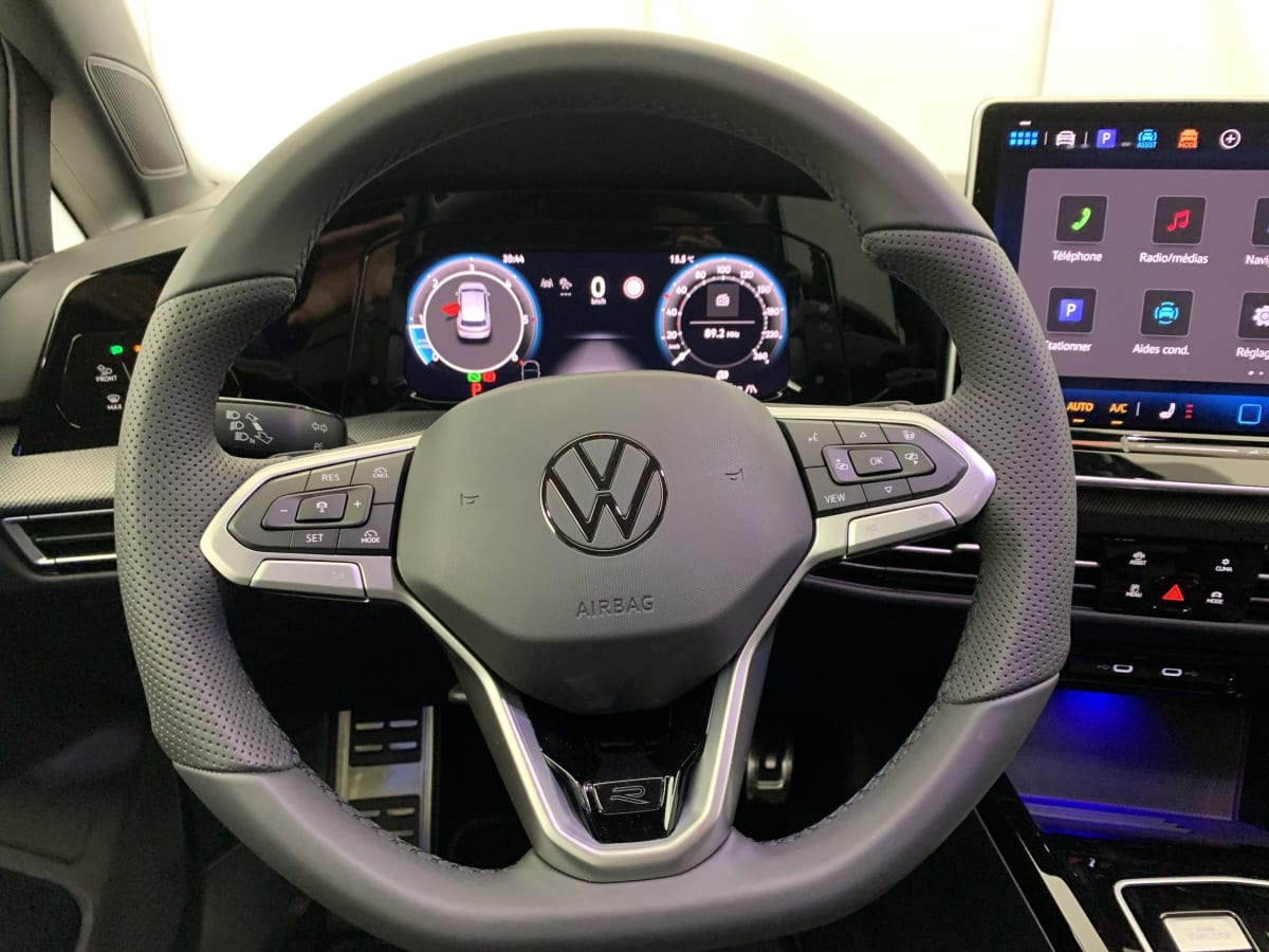 VOLKSWAGEN GOLF 8 2.0 TDI 150 DSG7 R-LINE