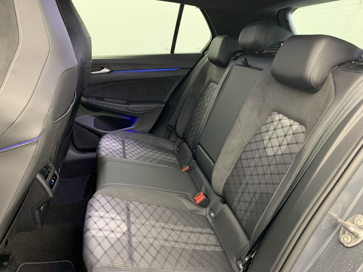 VOLKSWAGEN GOLF 8 2.0 TDI 150 DSG7 R-LINE