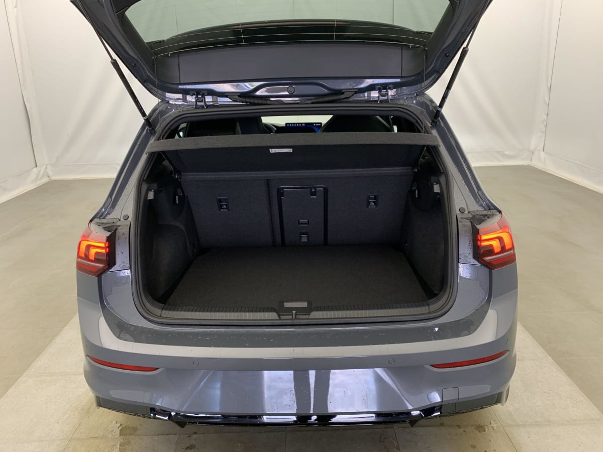 VOLKSWAGEN GOLF 8 2.0 TDI 150 DSG7 R-LINE
