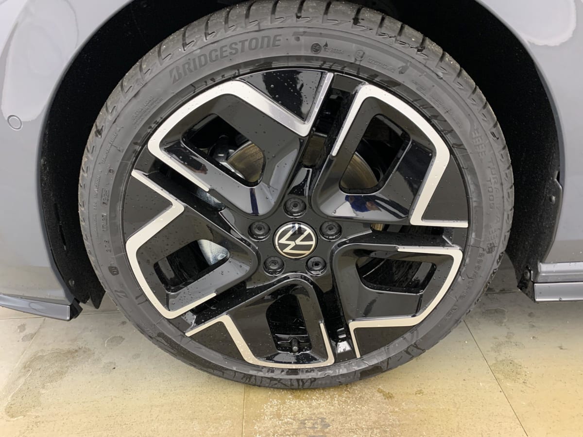 VOLKSWAGEN GOLF 8 2.0 TDI 150 DSG7 R-LINE