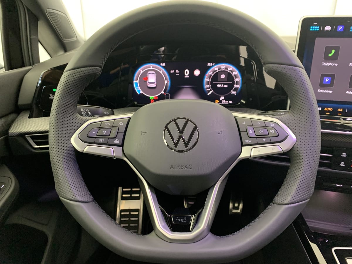 VOLKSWAGEN GOLF 8 2.0 TDI 150 DSG7 R-LINE
