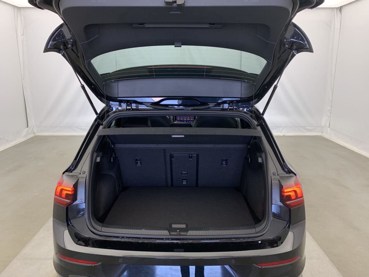 VOLKSWAGEN GOLF 8 2.0 TDI 150 DSG7 R-LINE