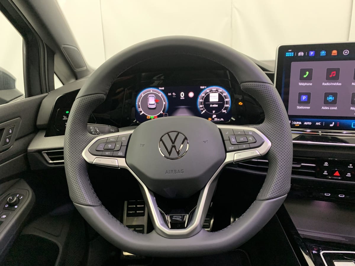 VOLKSWAGEN GOLF 8 2.0 TDI 150 DSG7 R-LINE