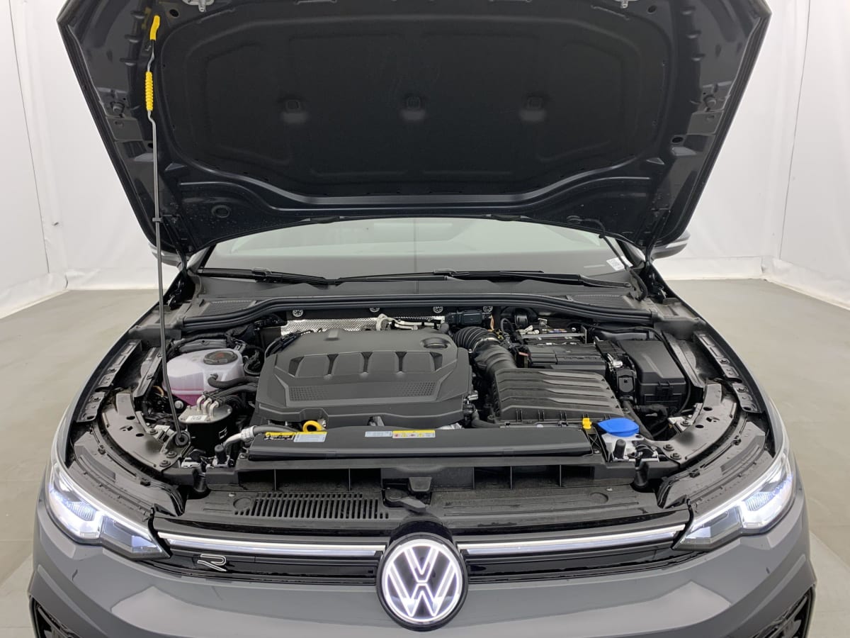 VOLKSWAGEN GOLF 8 2.0 TDI 150 DSG7 R-LINE