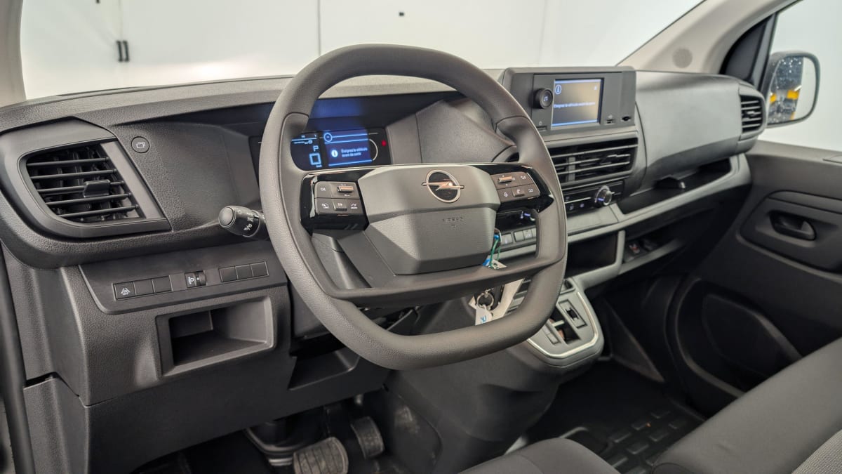 OPEL VIVARO FOURGON TAILLE M BLUEHDI 145 S S EAT8