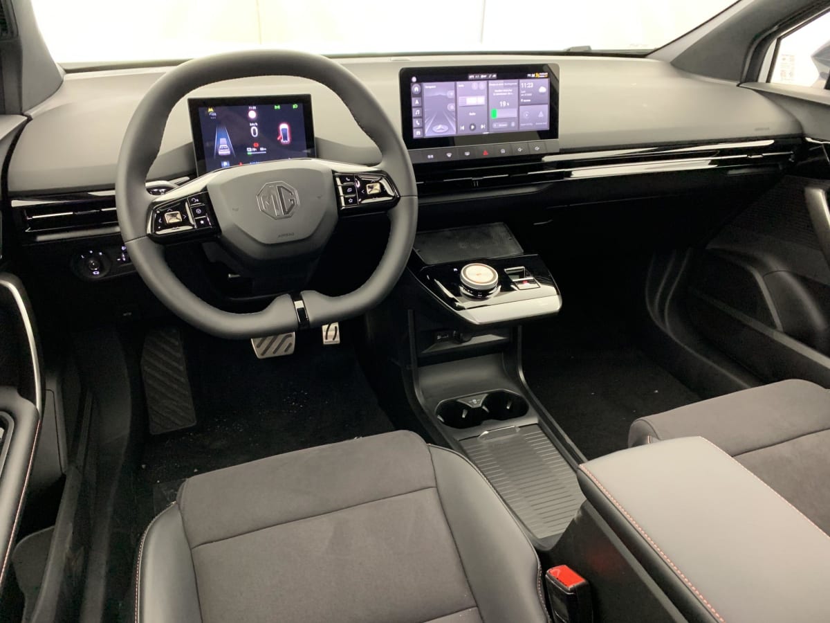 MG MG4 ELECTRIC 77KWH - 180 KW 2WD LUXURY