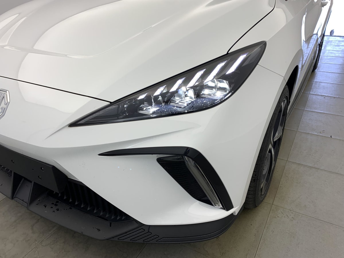 MG MG4 ELECTRIC 77KWH - 180 KW 2WD LUXURY