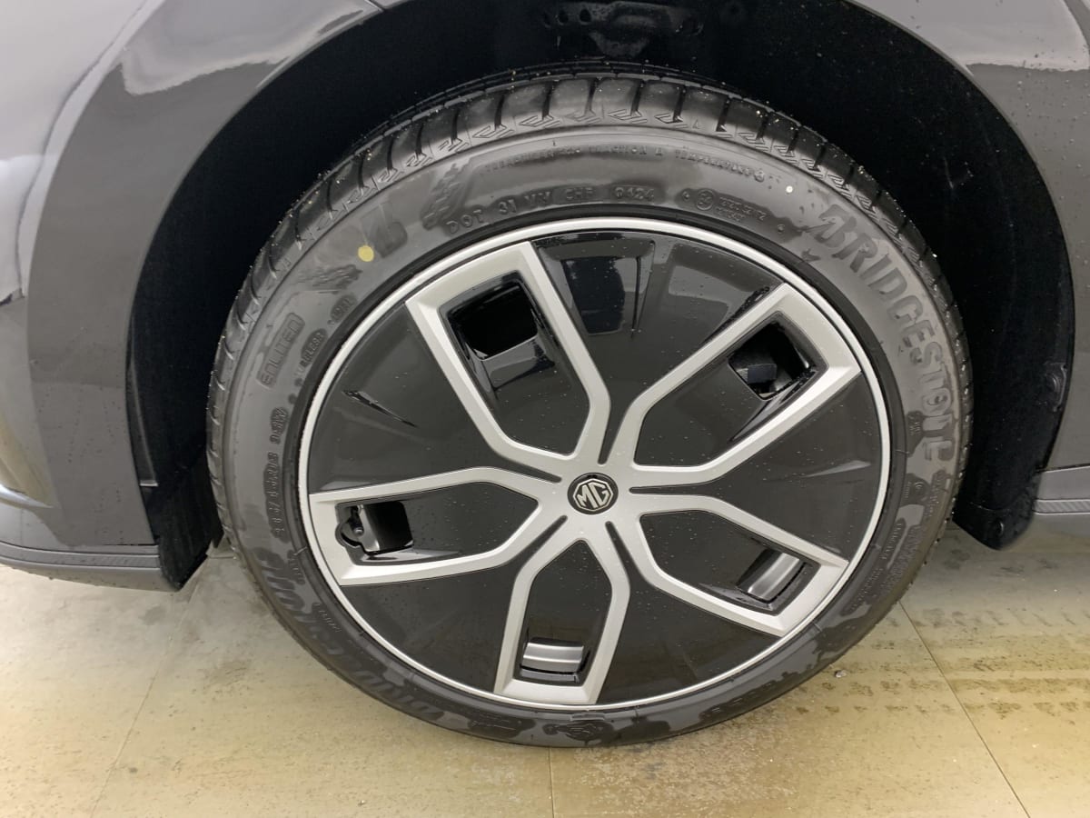 MG MG4 ELECTRIC 77KWH - 180 KW 2WD LUXURY