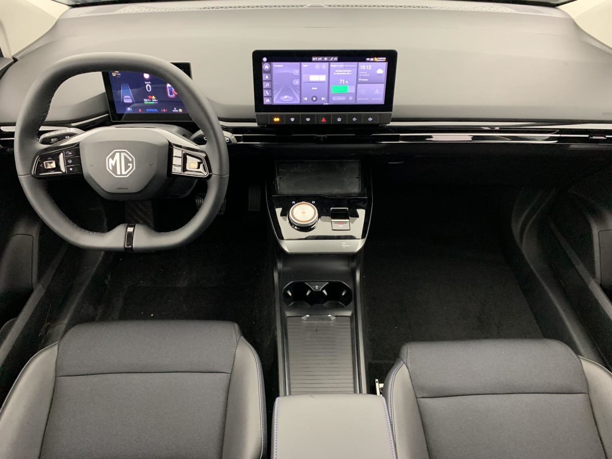 MG MG4 ELECTRIC 77KWH - 180 KW 2WD LUXURY
