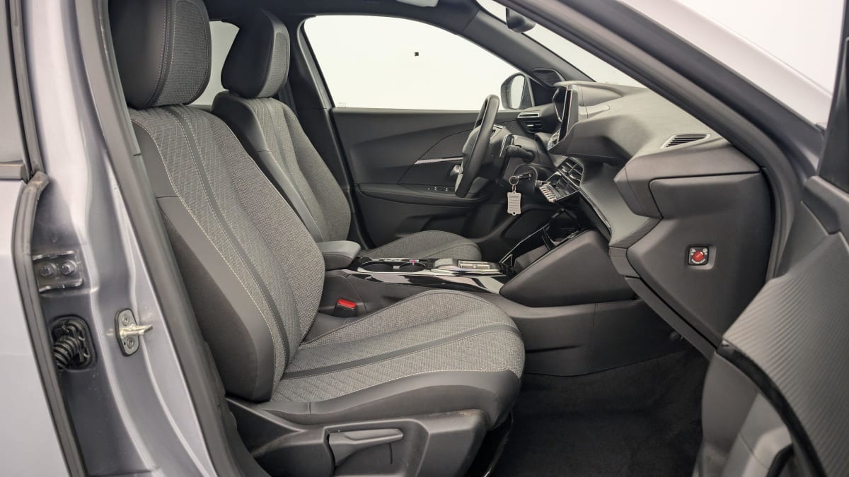 PEUGEOT 2008 PureTech 130 S S EAT8 Allure