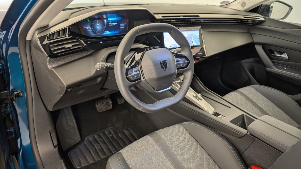 PEUGEOT 408 Hybrid 136 e-DCS6 Allure
