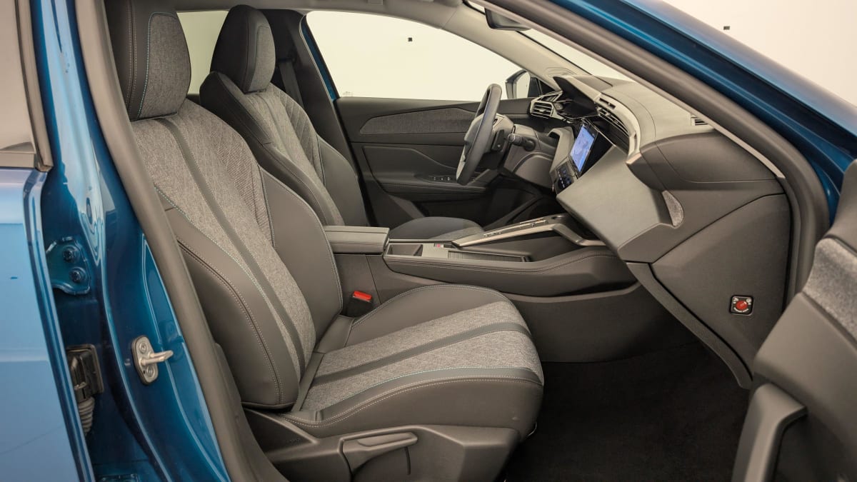 PEUGEOT 408 Hybrid 136 e-DCS6 Allure