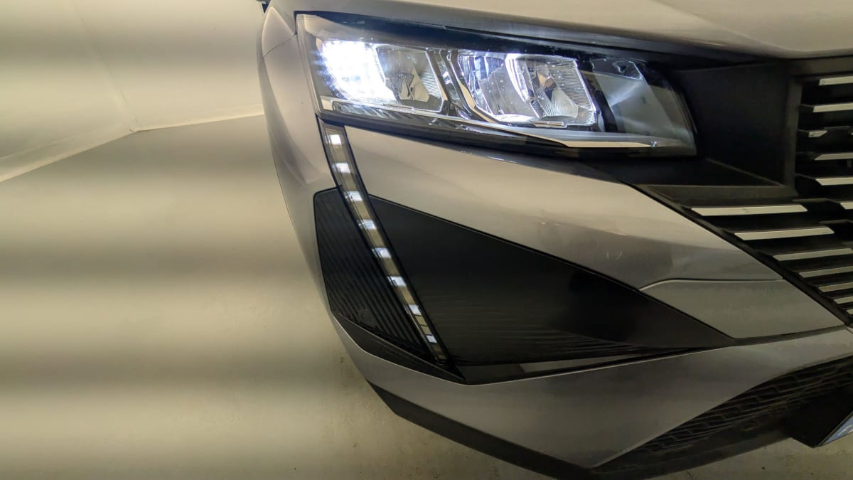 PEUGEOT 408 Hybrid 136 e-DCS6 Allure