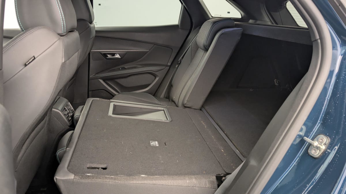 PEUGEOT 3008 Hybrid 136 e-DCS6 Allure Pack