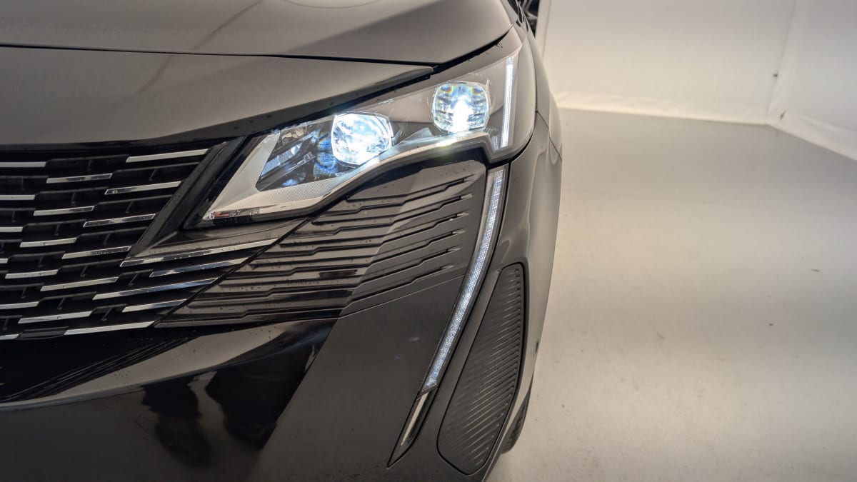 PEUGEOT 3008 Hybrid 136 e-DCS6 GT