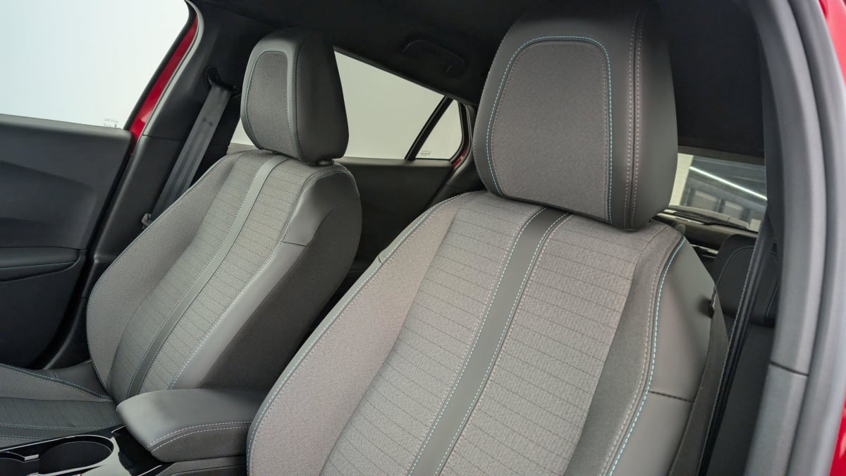 PEUGEOT 2008 PureTech 130 S S EAT8 Allure Pack