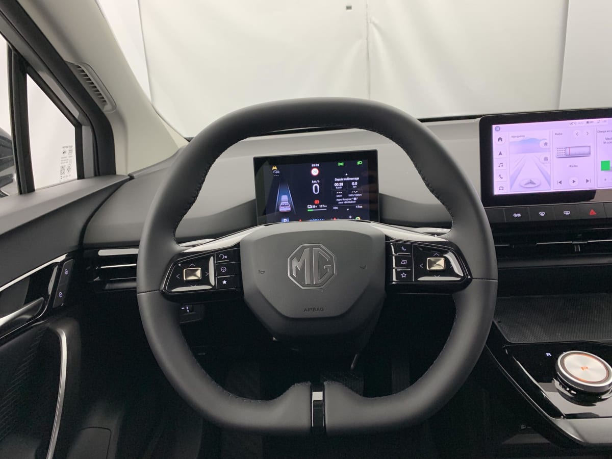 MG MG4 ELECTRIC 77KWH - 180 KW 2WD LUXURY