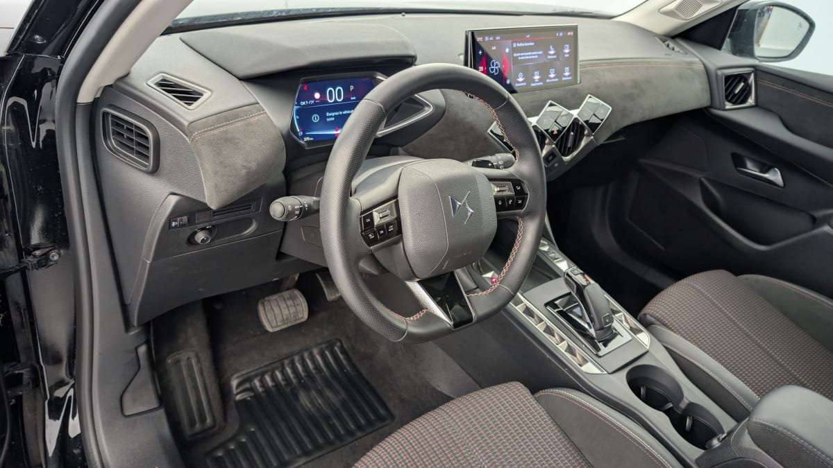 DS DS3 PureTech 130 EAT8 Performance Line