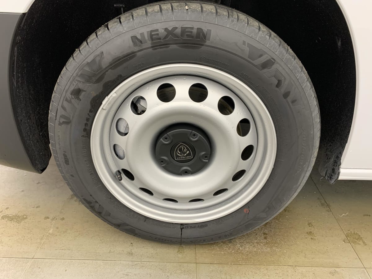 PEUGEOT PARTNER XL 950 KG BLUEHDI 130 S S EAT8