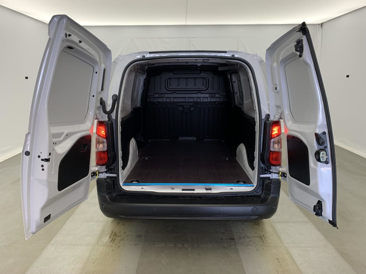 PEUGEOT PARTNER XL 950 KG BLUEHDI 130 S S EAT8