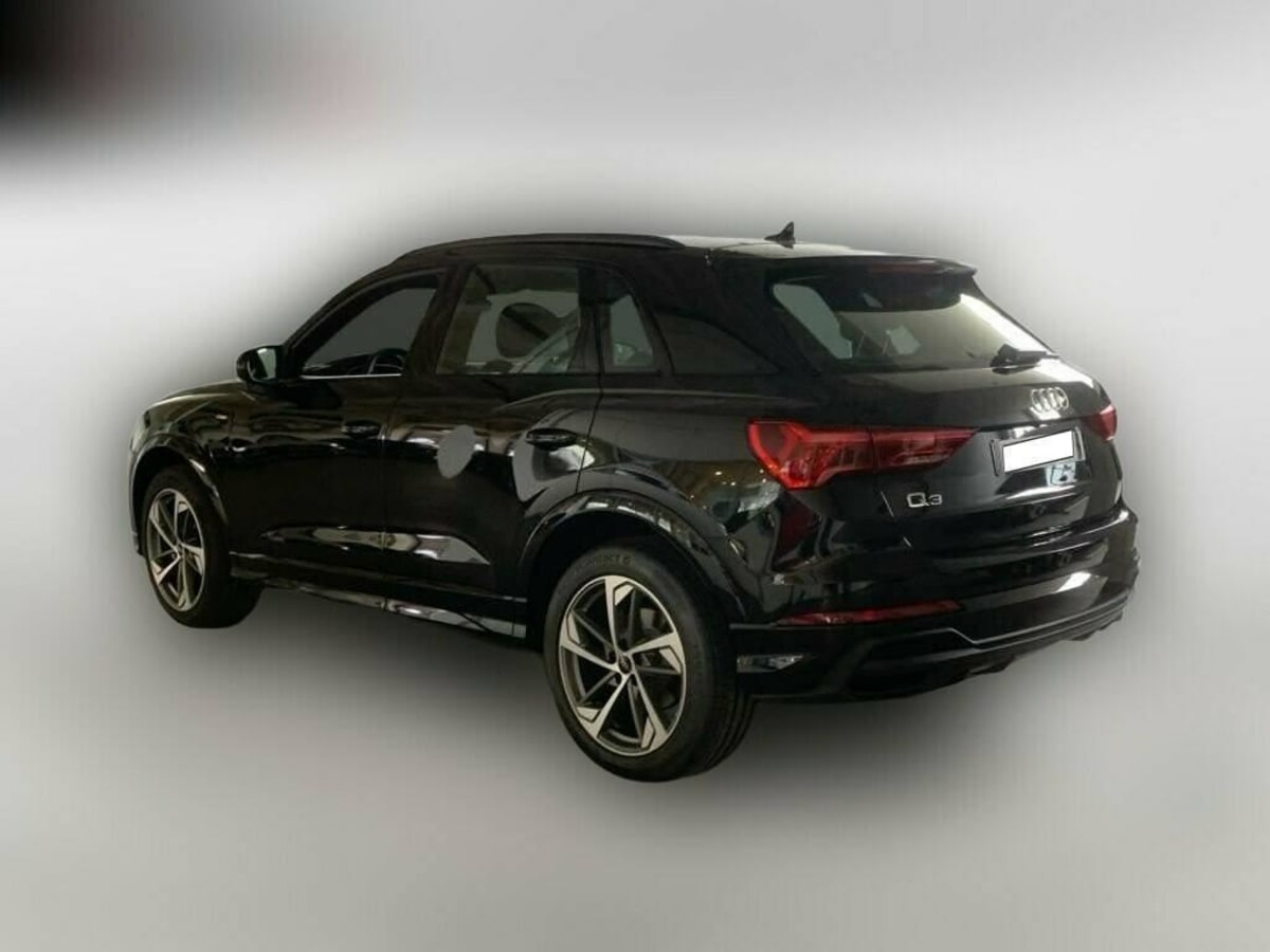 AUDI Q3 35 TDI 150 CH S TRONIC 7 S LINE