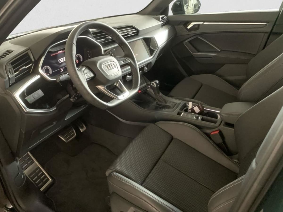 AUDI Q3 35 TDI 150 CH S TRONIC 7 S LINE