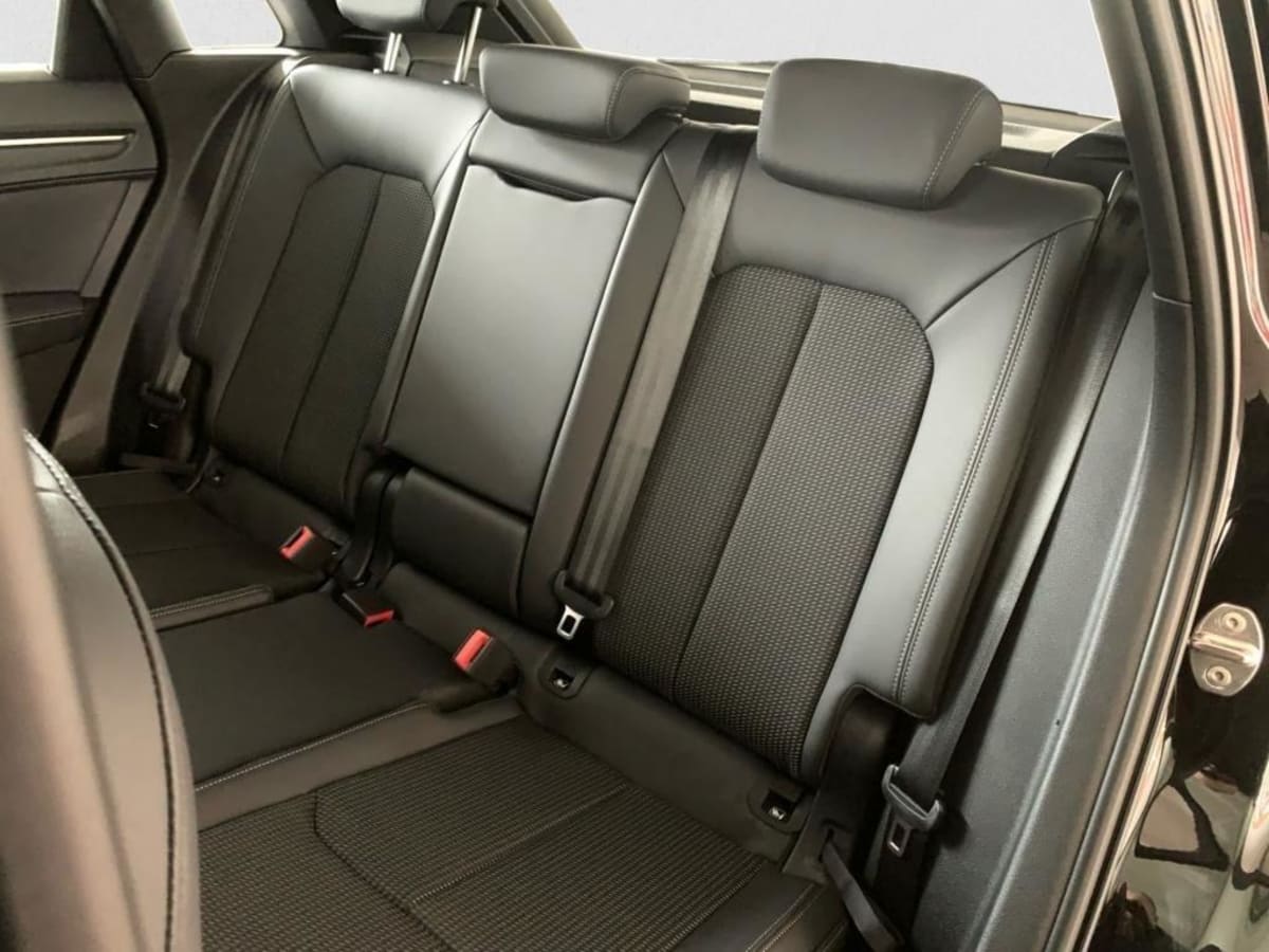 AUDI Q3 35 TDI 150 CH S TRONIC 7 S LINE
