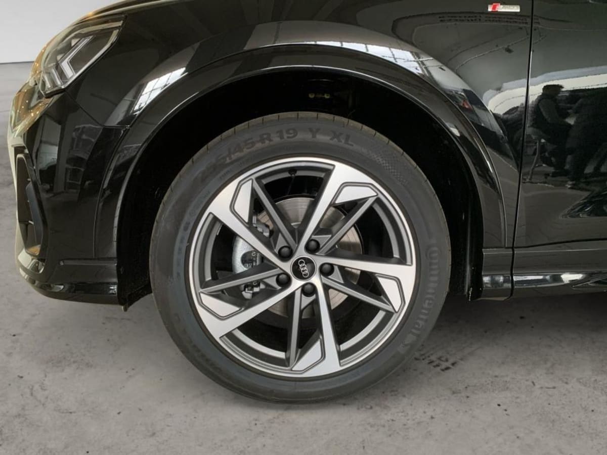 AUDI Q3 35 TDI 150 CH S TRONIC 7 S LINE