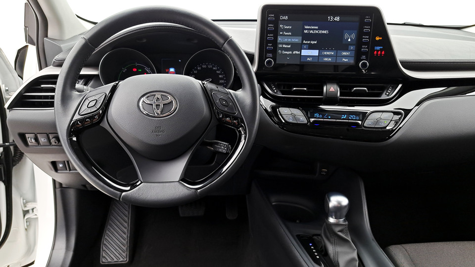 TOYOTA C-HR 1.8 Hybrid 122ch e-CVT DYNAMIC