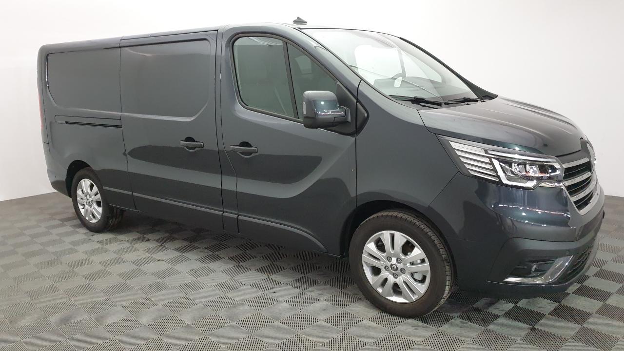 Renault master 2,3 dci 150 cv l2 h2 grand confort + attelage - Utilitaires