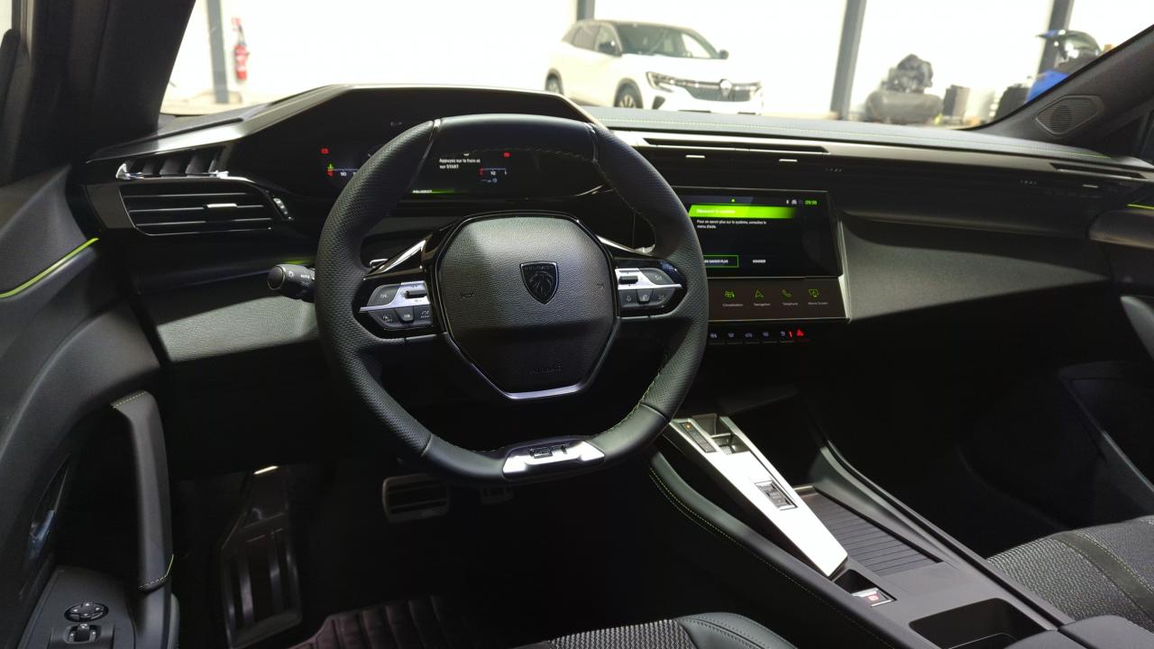 PEUGEOT 308 1.5 BLUEHDI 130CV EAT8 GT + ANGLES MORTS + CAMERA 360