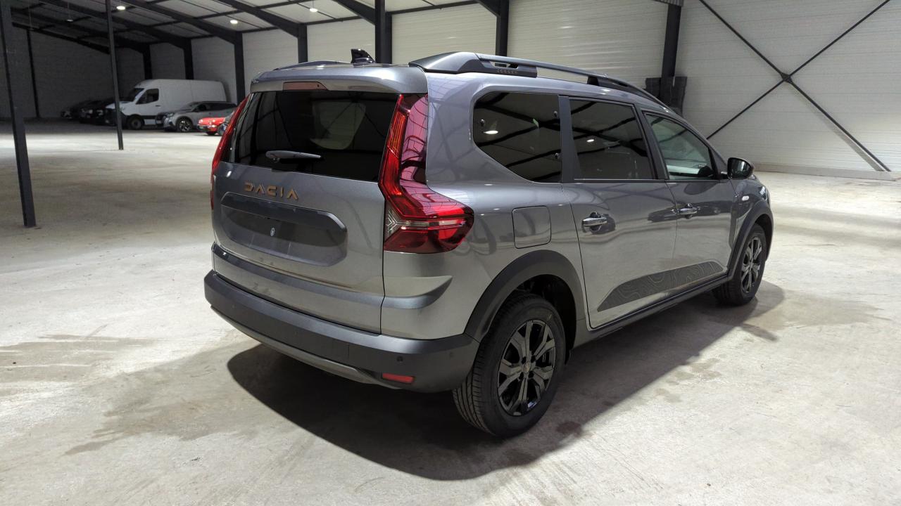 DACIA JOGGER 1.0 TCE 110CV BVM6 7PL EXTREME + Angles morts + Sièges chauffants