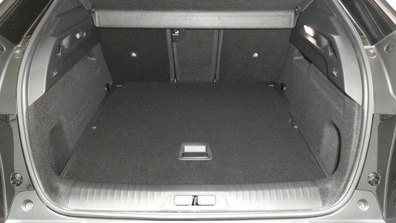 PEUGEOT 3008  HYBRID 136 E-DCS6 GT + Pack 360° Vision & Drive Assist Plus