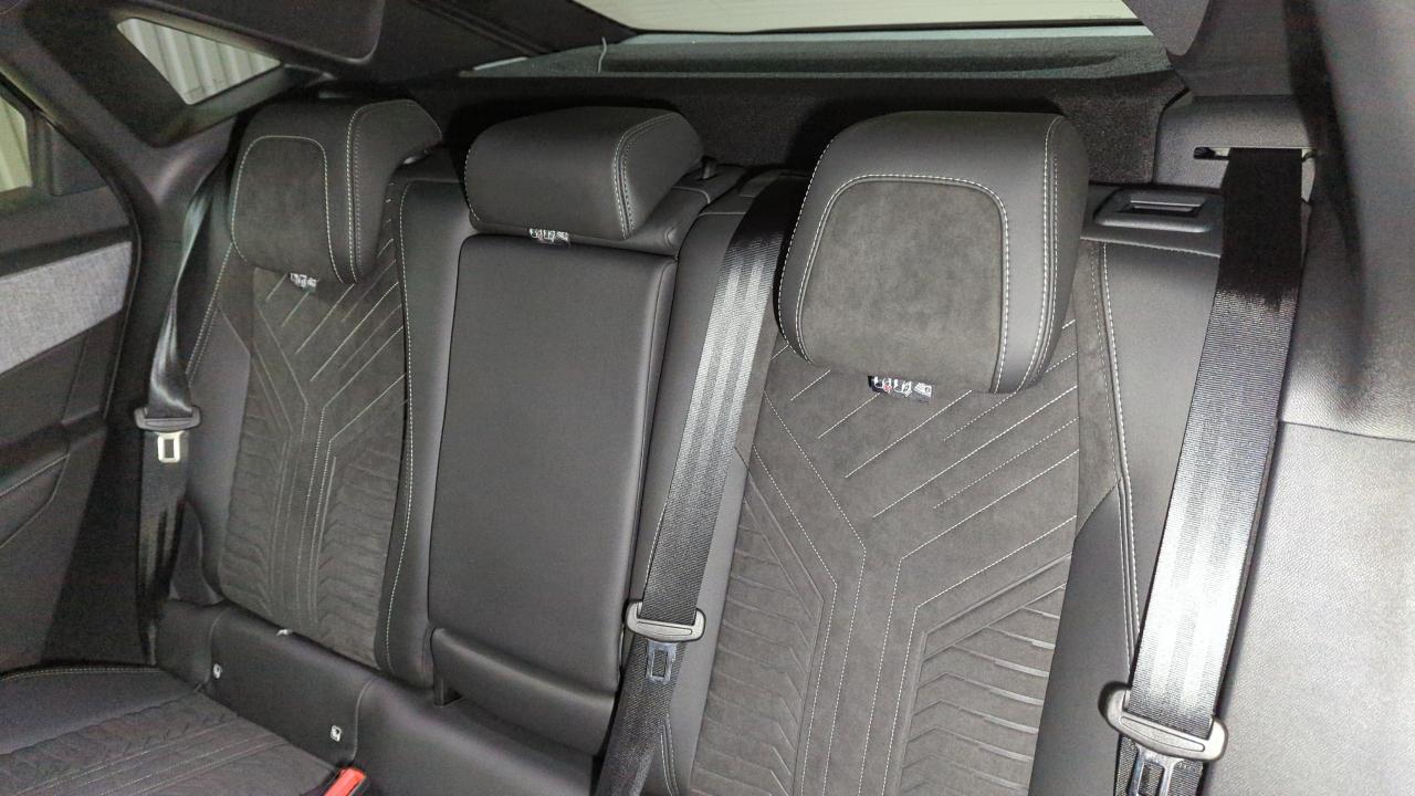PEUGEOT 3008  HYBRID 136 E-DCS6 GT + Pack 360° Vision & Drive Assist Plus