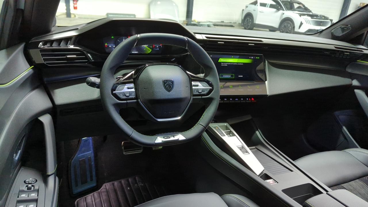 PEUGEOT 308 BLUEHDI 130CH S&S EAT8 GT + TOIT PANO + SIEGES MASSANTS