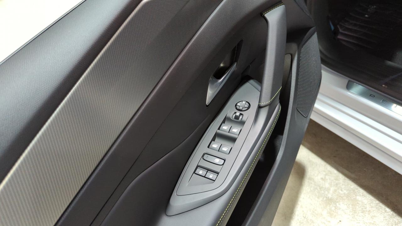 PEUGEOT 308 BLUEHDI 130CH S&S EAT8 GT + TOIT PANO + SIEGES MASSANTS