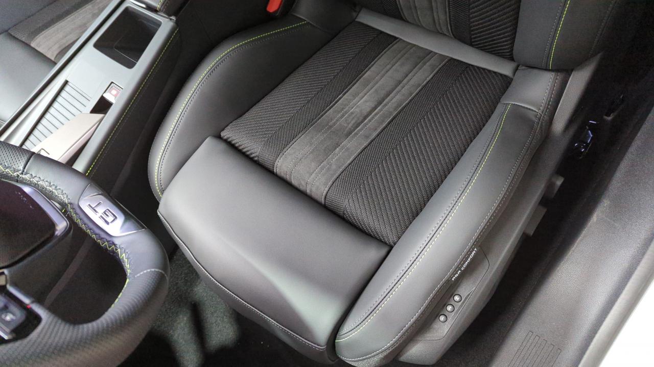 PEUGEOT 308 BLUEHDI 130CH S&S EAT8 GT + TOIT PANO + SIEGES MASSANTS