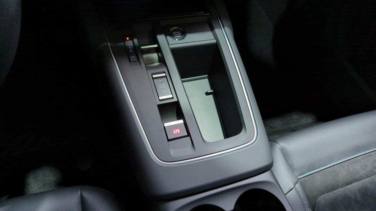 CITROEN C5 AIRCROSS HYBRIDE 136 E-DCS6 MAX + AMBIANCE URBAN BLACK