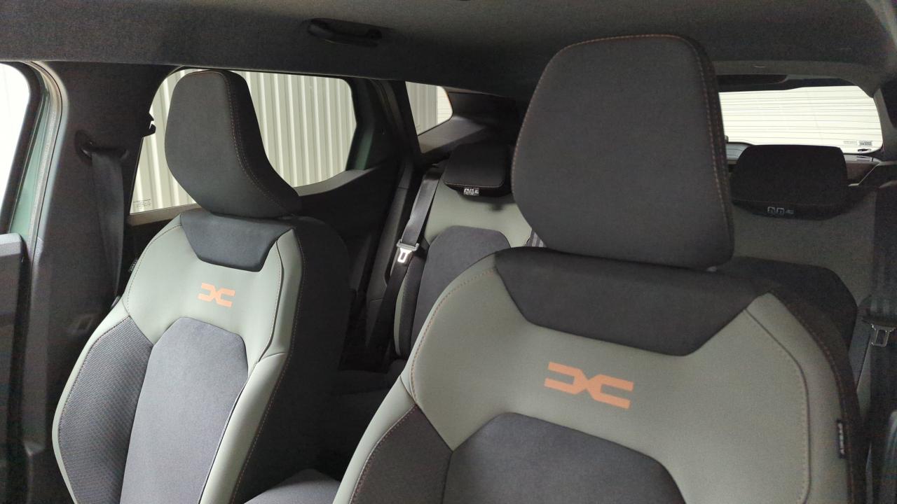 DACIA DUSTER HYBRID 140 4X2 EXTREME + PACK TECHNO + PACK COLD