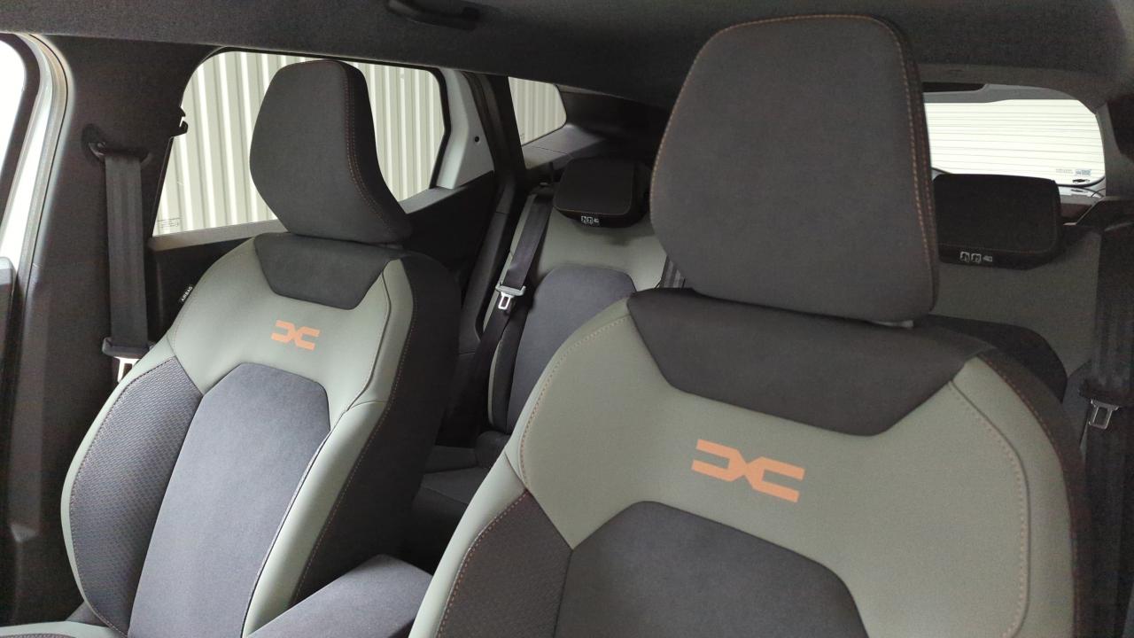 DACIA DUSTER HYBRID 140 4X2 EXTREME + PACK COLD