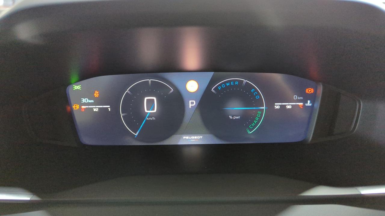 PEUGEOT 2008 NOUVEAU HYBRID 136 E-DCS6 ALLURE + Pack vision & Drive assist plus