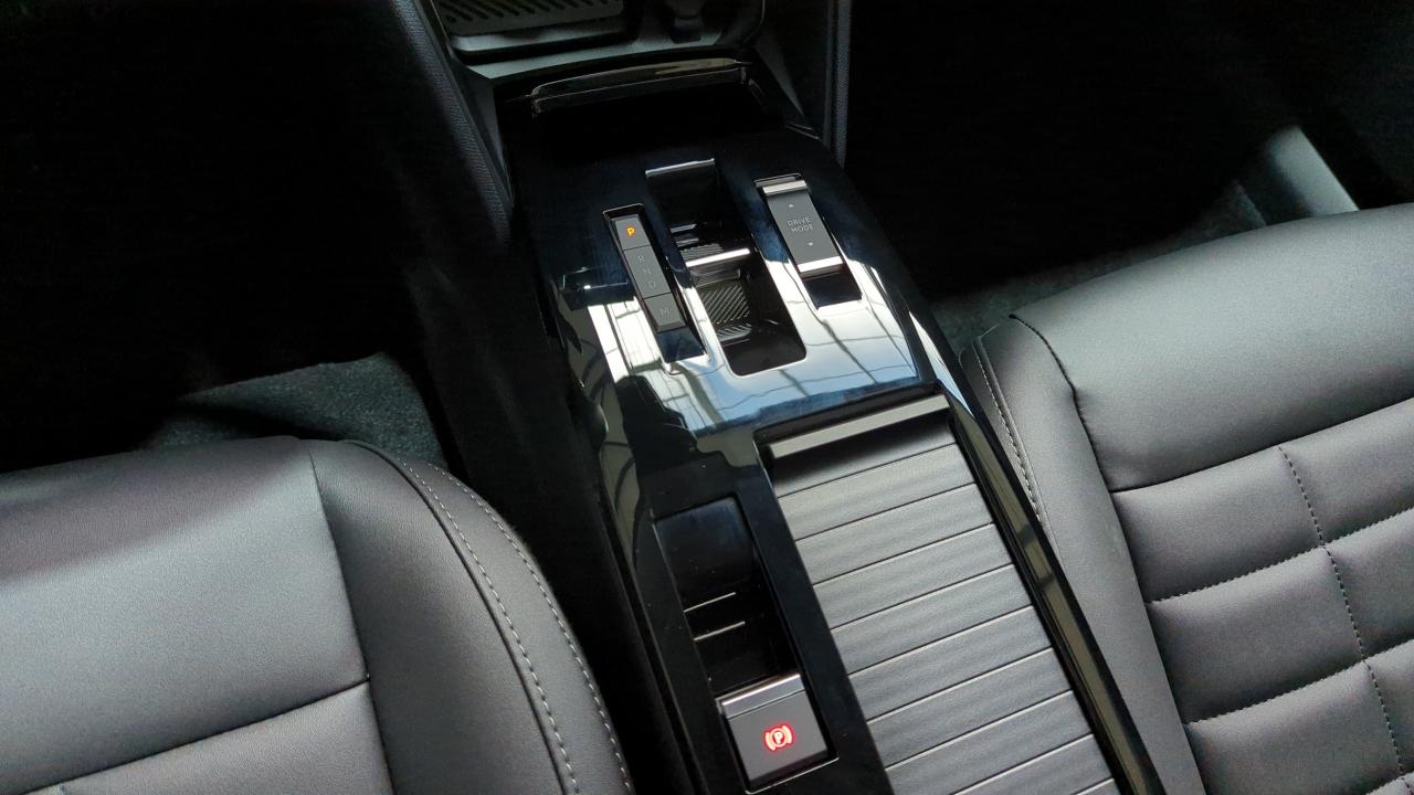 CITROEN C4  HYBRIDE 136 E-DCS6 MAX