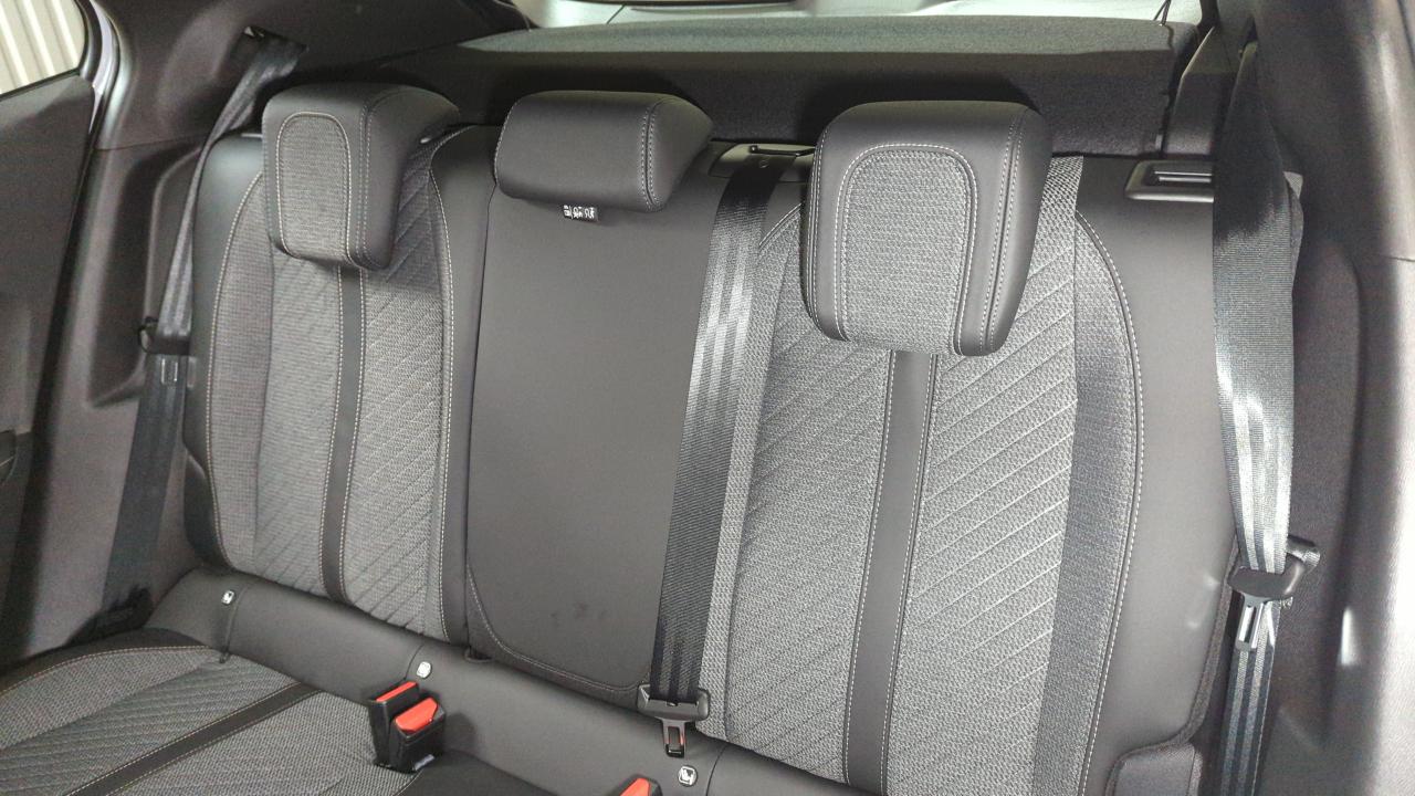 PEUGEOT 2008 NOUVEAU HYBRID 145 E-DCS6 ALLURE
