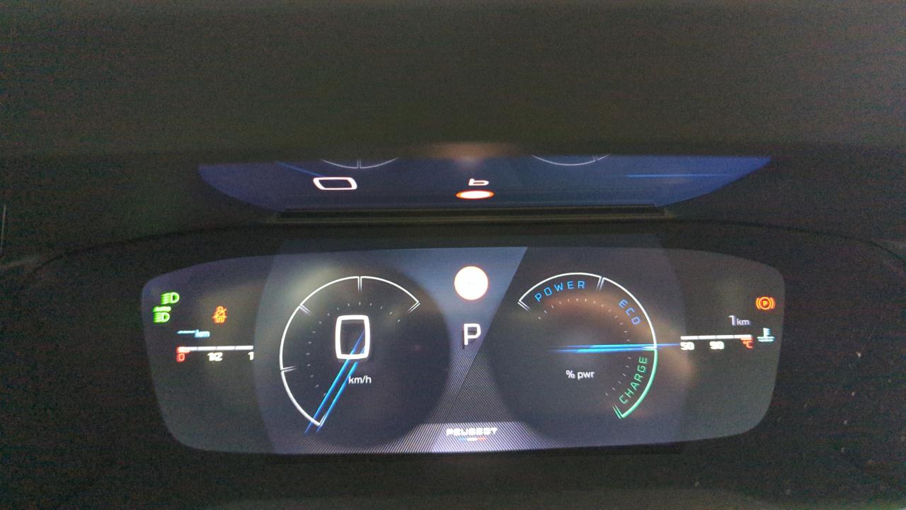 PEUGEOT 2008 NOUVEAU HYBRID 136 E-DCS6 GT + ANGLES MORTS + TOIT PANO